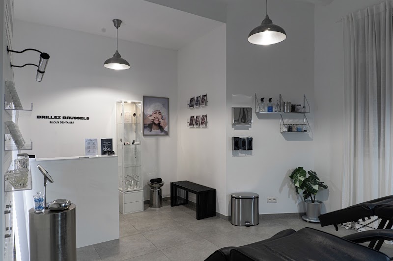 Brillez Brussels - Strass dentaire & Blanchiment dentaire