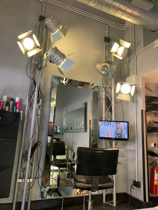 Chris Hair Studio - Coiffure Latina - Photo de couverture - OneBooking