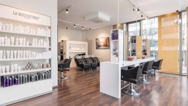 Serbes Haardesign - Coiffure Munich - Photo de couverture - OneBooking