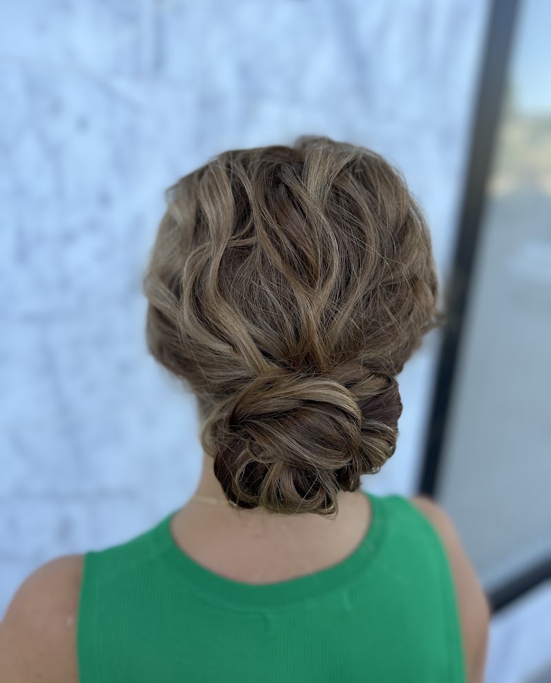 Blond salón