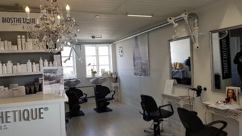 Frisør i Viborg Anika's Frisør & Skønhedscenter - Coiffure Viborg - OneBooking