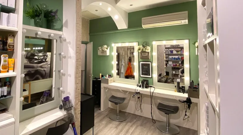 Color And Go - Salone Kérastase & Redken - Coiffure Bologna - Photo de couverture - OneBooking
