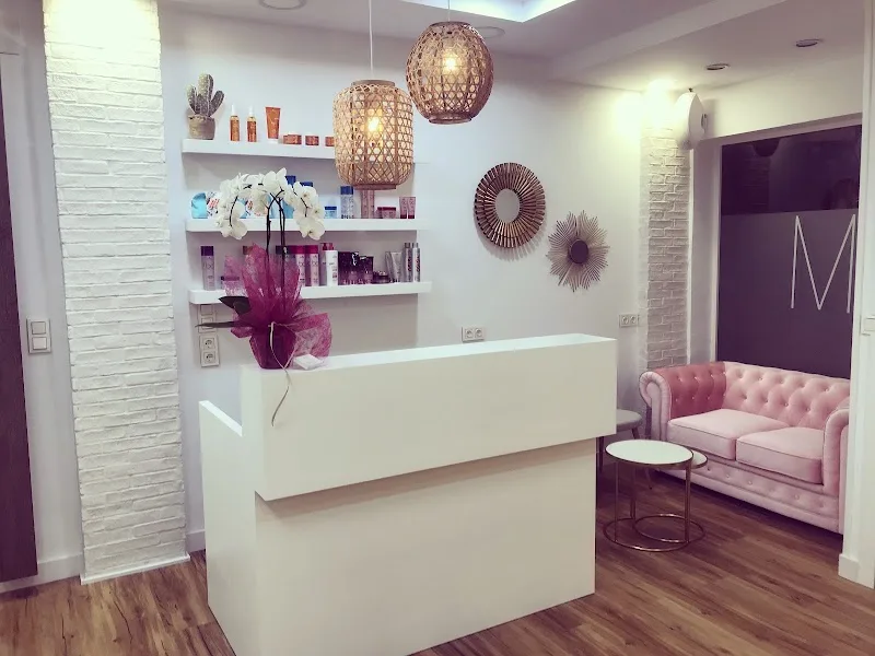 María Miralles Peluquería - Coiffure Almería - Photo de couverture - OneBooking