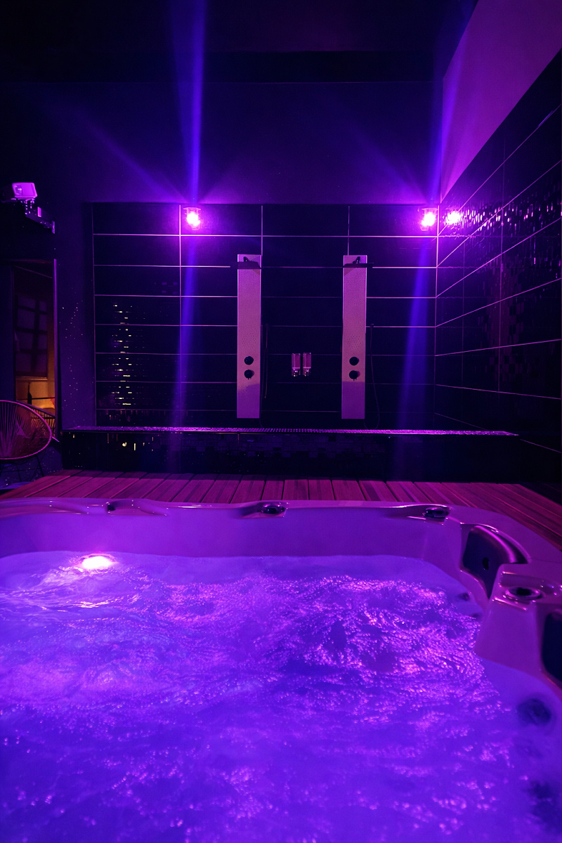 Spa Factory Wattrelos - Jacuzzi Privatif & Spa Romantique - Massage Tournai - Photo de couverture - OneBooking