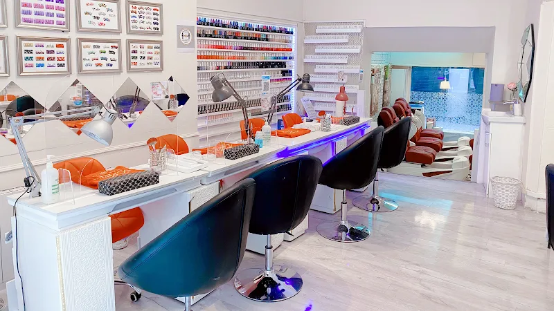 Sophie's Nail Bar And Beauty - BIAB & Lashes Nottingham - Coiffure Nottingham - Photo de couverture - OneBooking