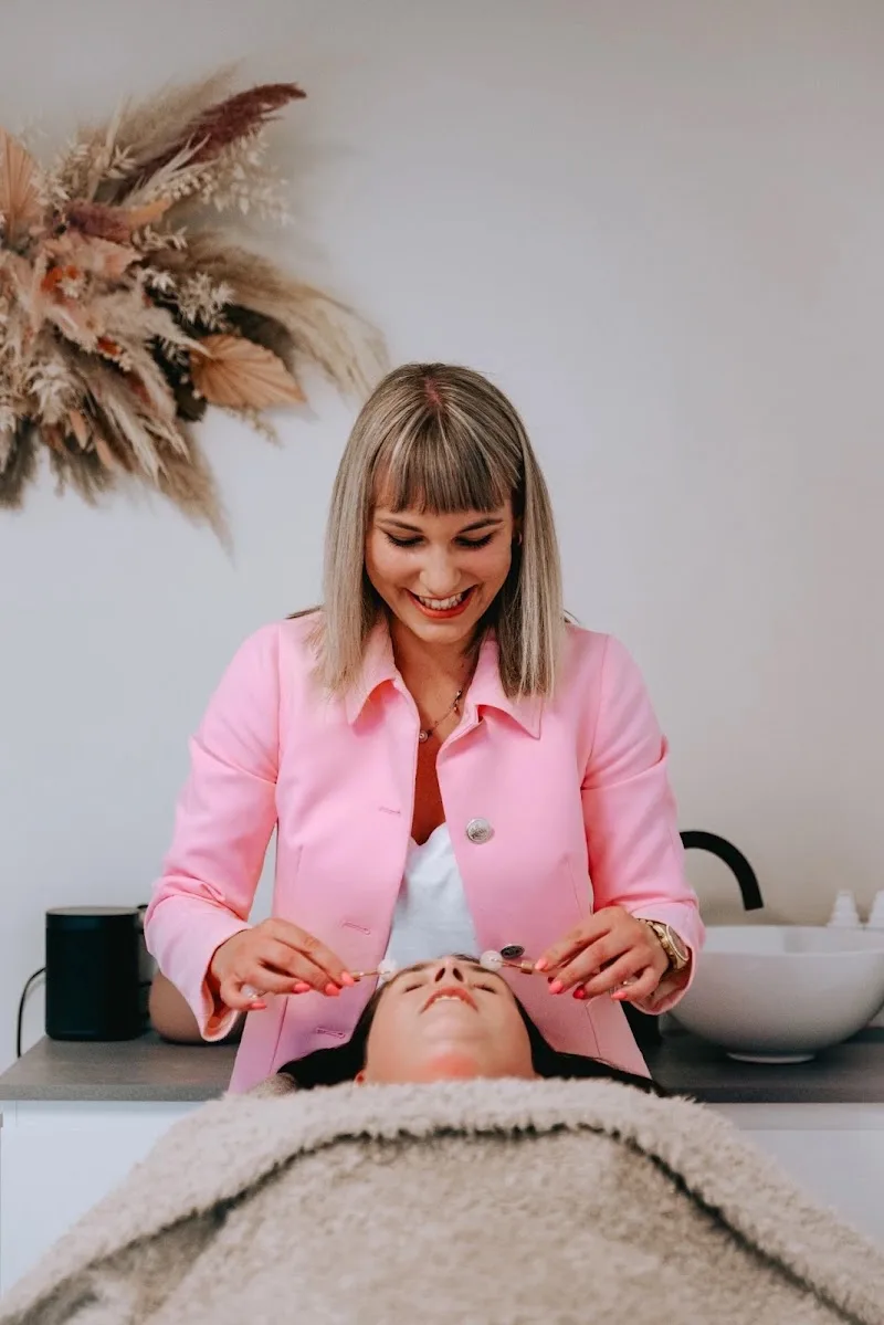Beauté Evelynne Schoonheidssalon - Massage Roeselare - Photo de couverture - OneBooking