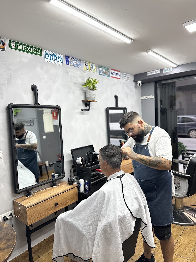 El Rincón Del Barbero - Barbershop - Barbería en Alicante centro - Coiffure Alicante - Photo de couverture - OneBooking