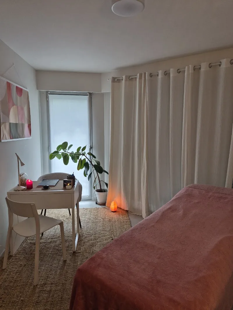 Anélya Au Coeur du Féminin Massages bien-être et soins énergétiques - Bien-être Nantes - Photo de couverture - OneBooking