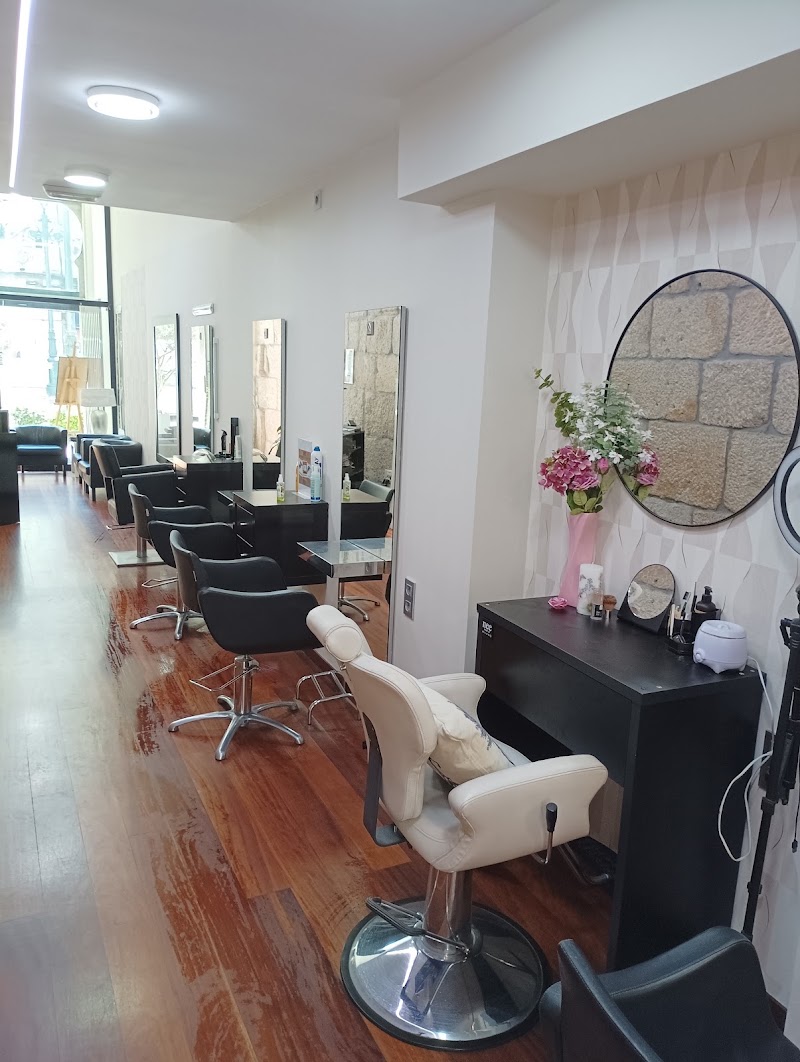 Fran Bouzón Beauty Salon - Coiffure Vigo - Photo de couverture - OneBooking