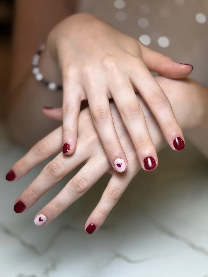 Beauty Bar Coruña | uñas, cejas, pestañas y depilación hilo