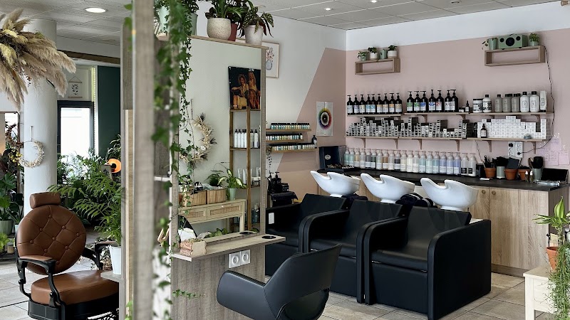 Flowers by Artborea Coiffeur Fleuriste - Coiffure Saint-Nazaire - Photo de couverture - OneBooking