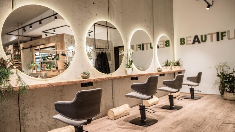 WhiteGarden GbR NATURAL HAIR & MAKE UP CONCEPT - Coiffure Frankfurt Am Main - Photo de couverture - OneBooking