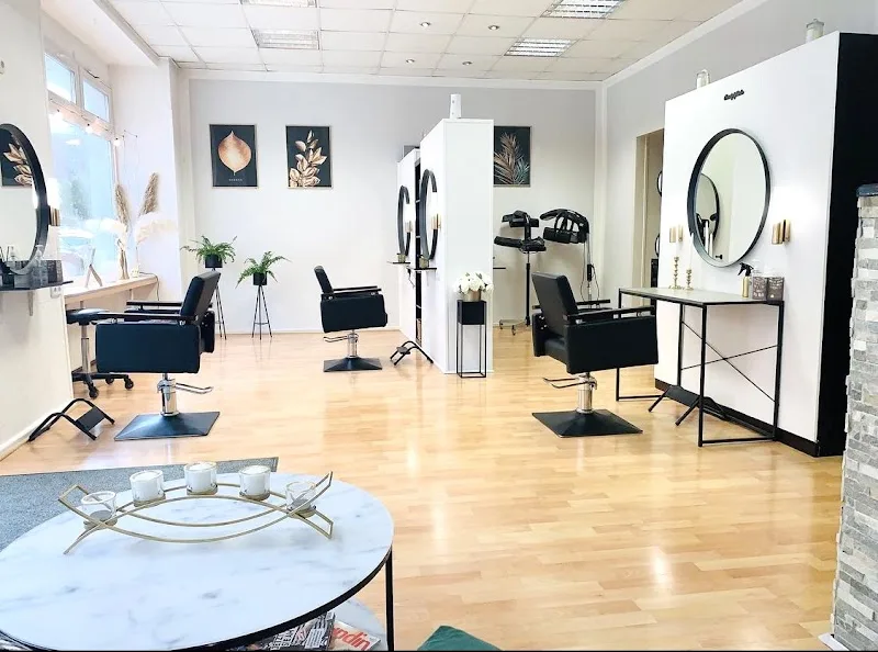 Beauty Style Berlin Friseursalon in Berlin Wilmersdorf mit Spezialisierung auf Balayage, Farbkorrekturen, sun kissed Blond - Coiffure Berlin - Photo de couverture - OneBooking