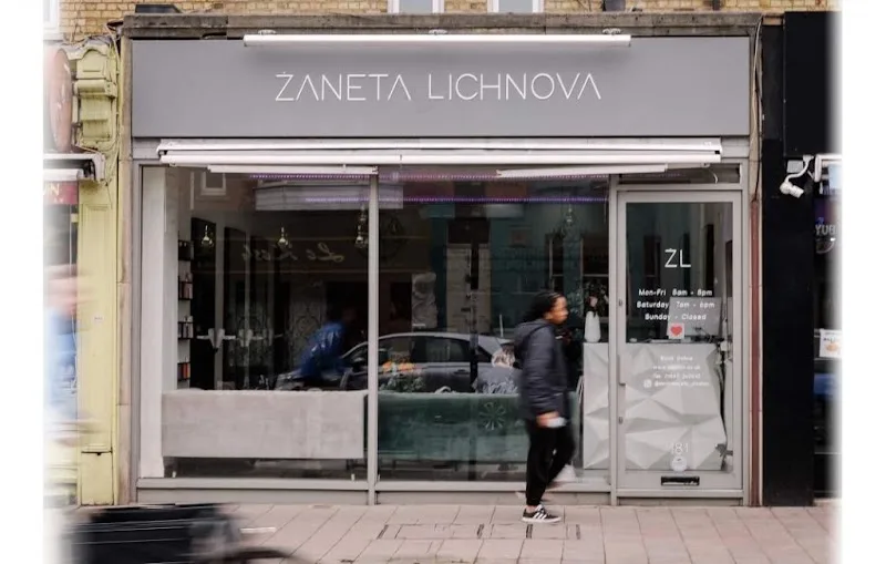 Zaneta Lichnova - Coiffure Oxford - Photo de couverture - OneBooking
