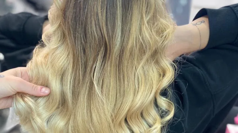 Laura & Giulia Hairdresser - Coiffure Genoa - Photo de couverture - OneBooking