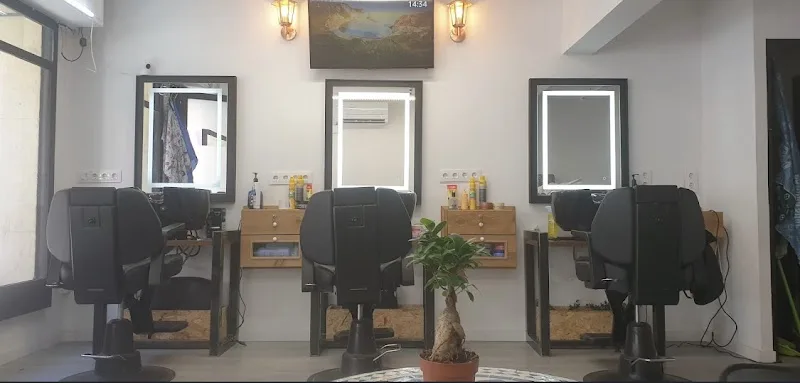 Peluquería corte Omar