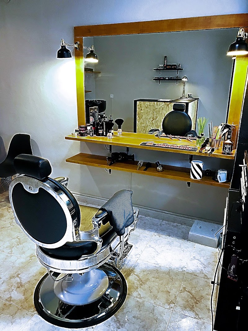 Mr. Monkey Barber Club - Barberia en almeria