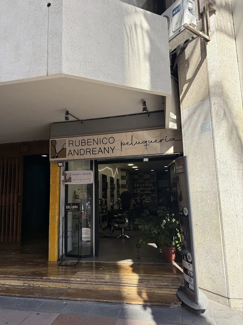Rubenico Andreany, Peluqueria unisex