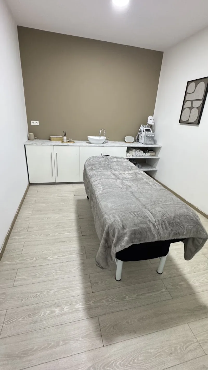 Beauty store by H&A esthétique - Institut de beauté Charleroi - Photo de couverture - OneBooking