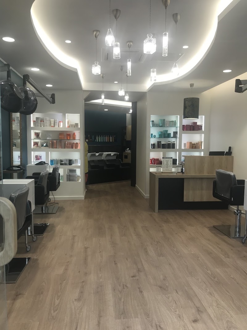 Color Cut - Coiffure Paris - Photo de couverture - OneBooking