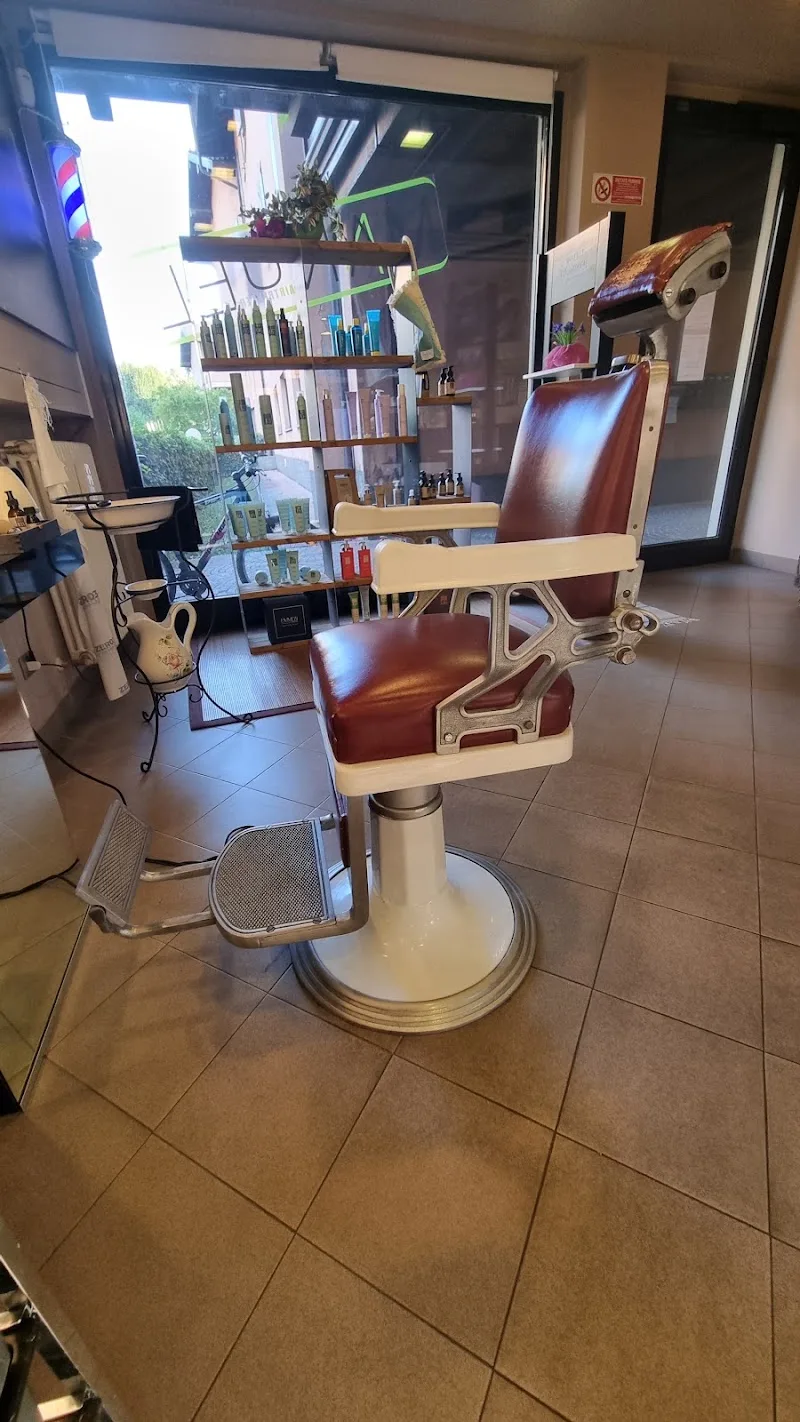 Manuel hair-trender - Coiffure Bergamo - Photo de couverture - OneBooking