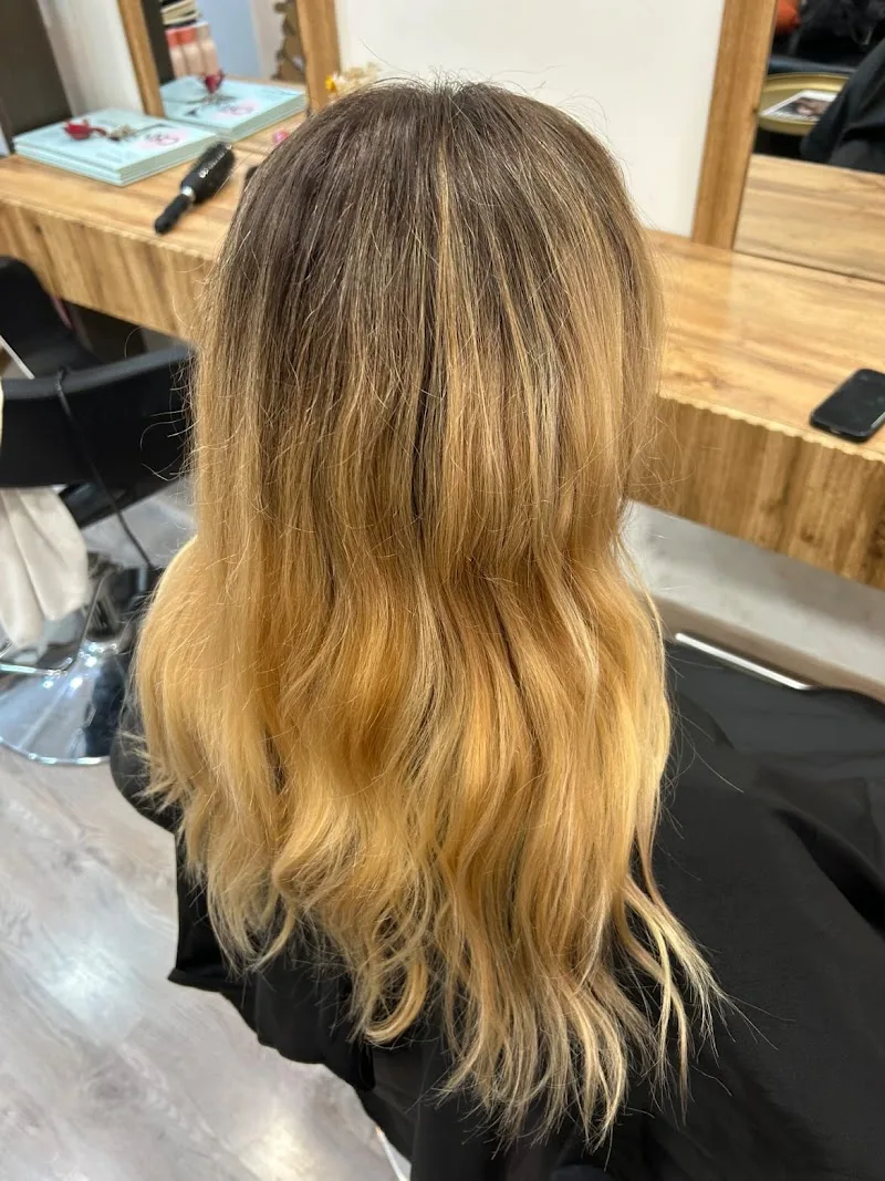PELUQUERÍA DÁMARIS BLANCO - Coiffure Valladolid - Photo de couverture - OneBooking
