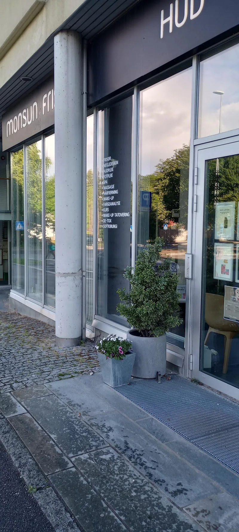 Monsun frisør - Coiffure Kristiansand - Photo de couverture - OneBooking