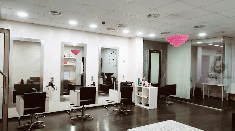 Peluqueria El Salón - Coiffure Castellón De La Plana - Photo de couverture - OneBooking