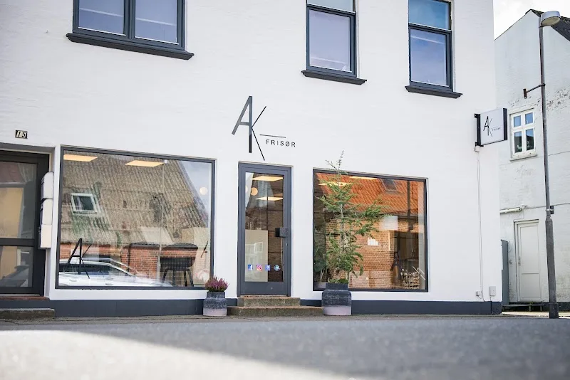 AK Frisør - Coiffure Grenaa - Photo de couverture - OneBooking