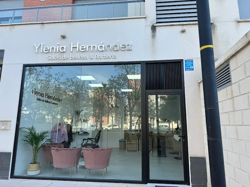 Ylenia Hernández - Salón de belleza & Barbería