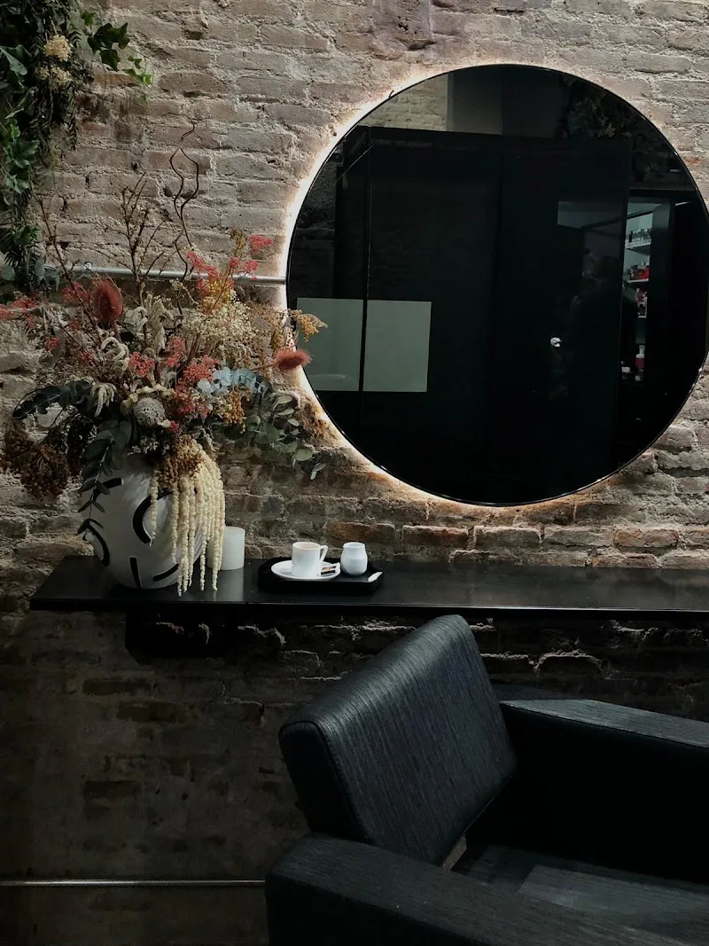 UNIT3 Hair Salon - Coiffure Barcelona - Photo de couverture - OneBooking