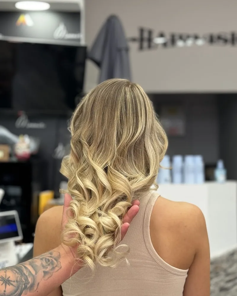 HAIRVISION Fodrászat és Borbélyszalon Veszprém - Kórosi Tibor Mesterfodrász - Coiffure Veszprém - Photo de couverture - OneBooking