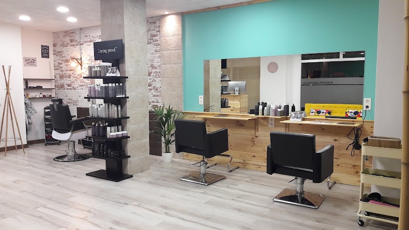 BAMBÚ peluquería&barberia